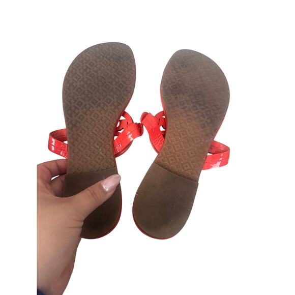 Tory Burch Miller Sandals Blazing Red Leather Thong Logo Flats Size 6 - Picture 3 of 4
